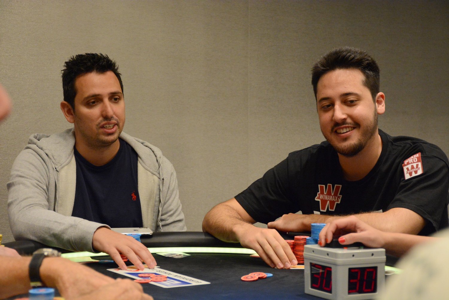 Adri&aacute;n Mateos